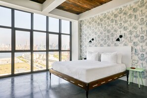 Minibar, Zimmersafe, individuell dekoriert, Verdunkelungsvorhänge