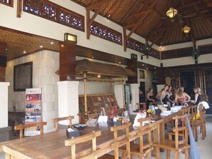 Café da manhã inglês todos os dias (IDR 75000 por pessoa)