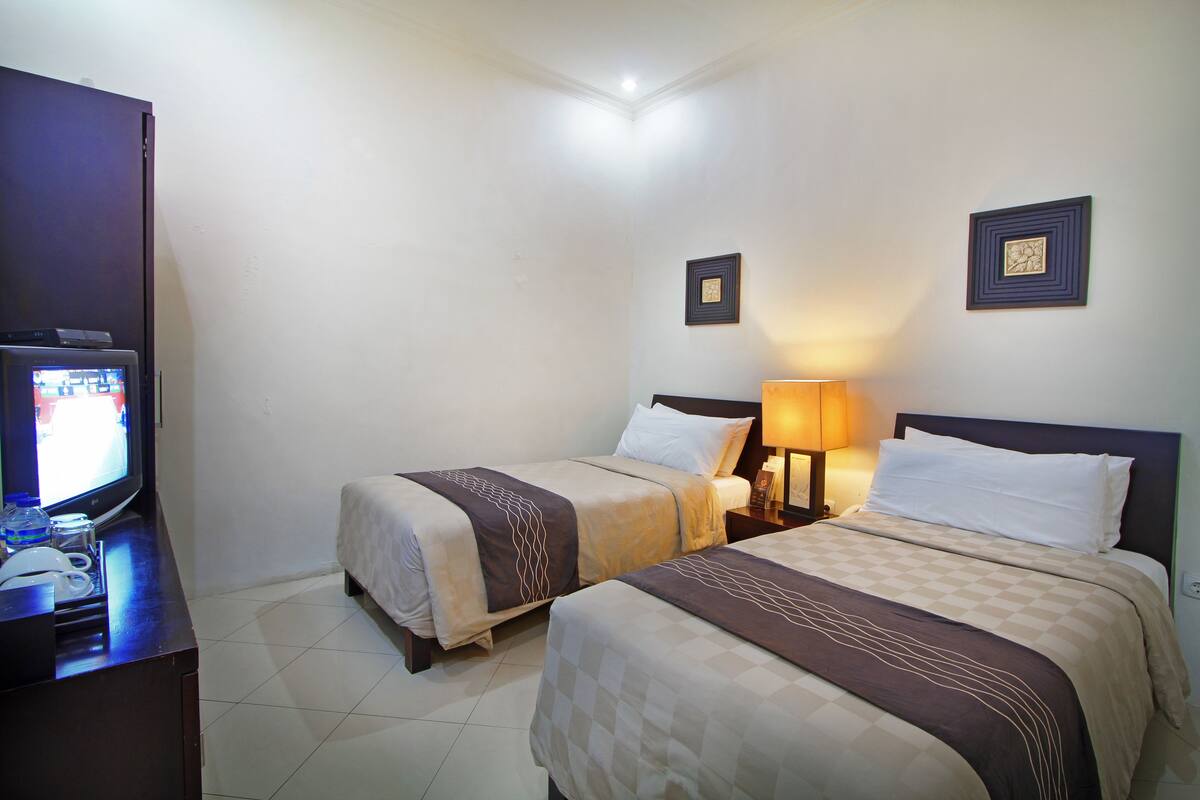 Superior Twin Room, 1 Bedroom | In-room safe, desk, free WiFi
