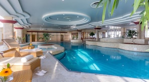 Indoor pool, sun loungers