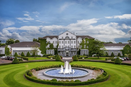 Vista frontal de la propiedad. Slieve Russell Hotel Golf & Country Club