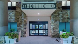 Exterior - Holiday Inn Express Cleveland Northwest by IHG (Cleveland)