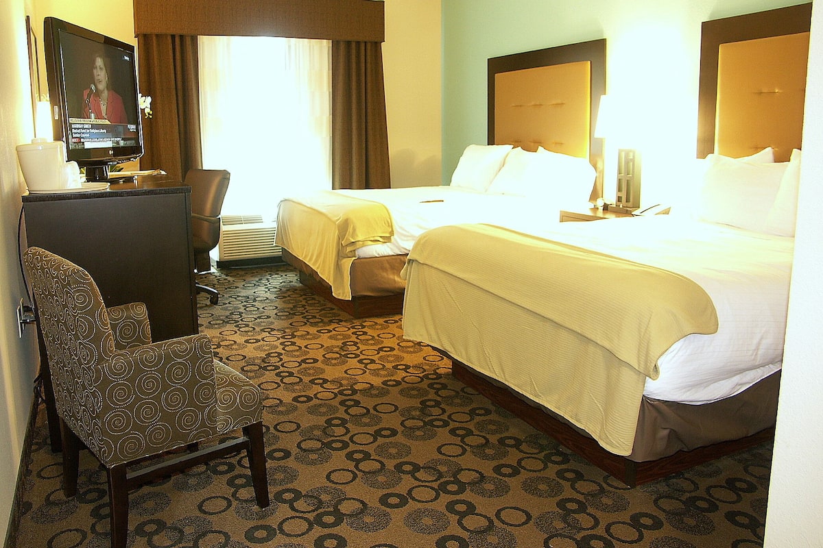 1 bedroom, in-room safe, desk, iron/ironing board