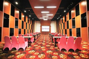 Banquet hall - favehotel MEX Tunjungan Surabaya (Surabaya)