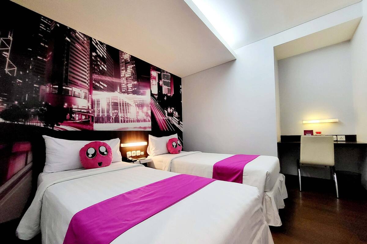 Standard Room | Safe på rommet, skrivebord, lydisolert og strykejern/-brett