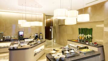 Free daily buffet breakfast