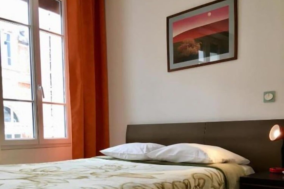 Single Room, City View