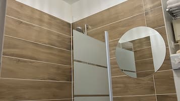 Máy sấy tóc, khăn tắm