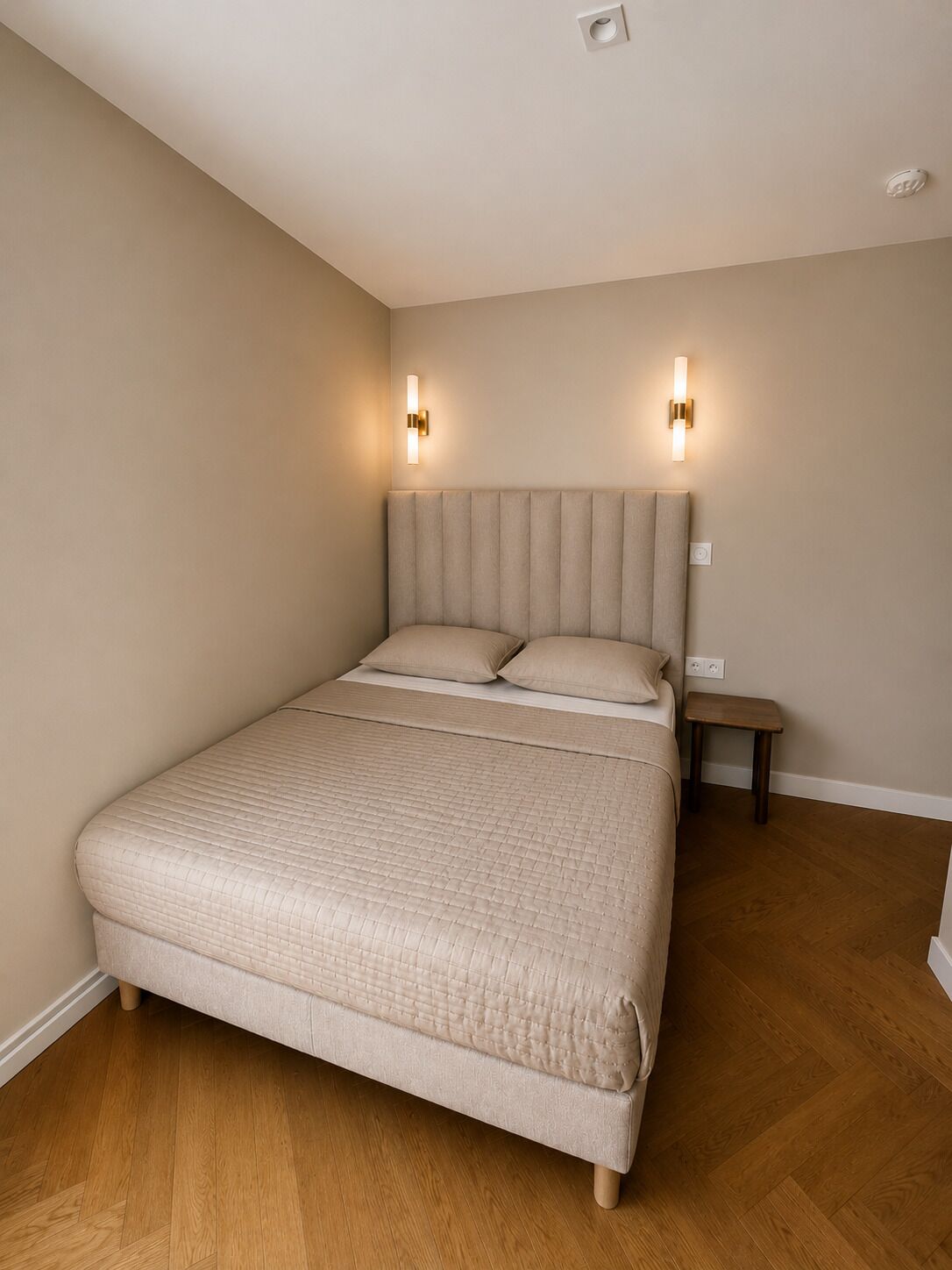 Individuell eingerichtet, schallisolierte Zimmer, Bügeleisen/Bügelbrett