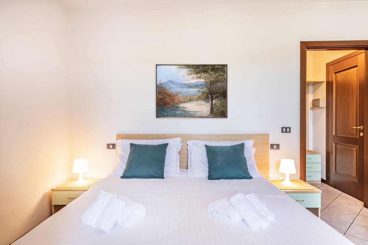 1 bedroom, in-room safe, desk, iron/ironing board (on request)