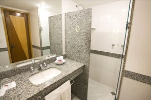 Ducha, cabezal de ducha tipo lluvia, artículos de tocador gratuitos