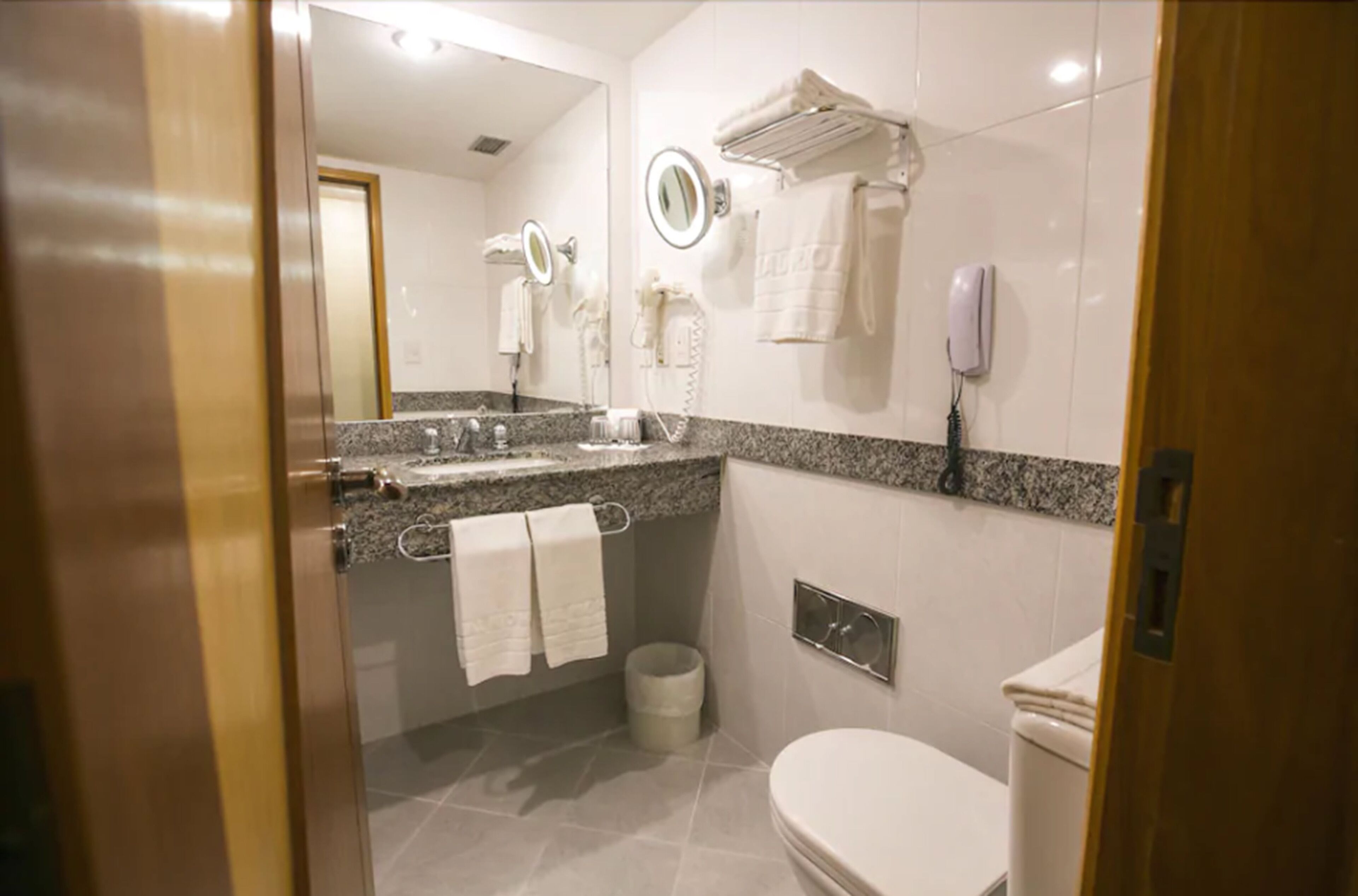 standard room, 2 single beds | bathroom | shower, rainfall showerhead, free toiletries, hair dryer