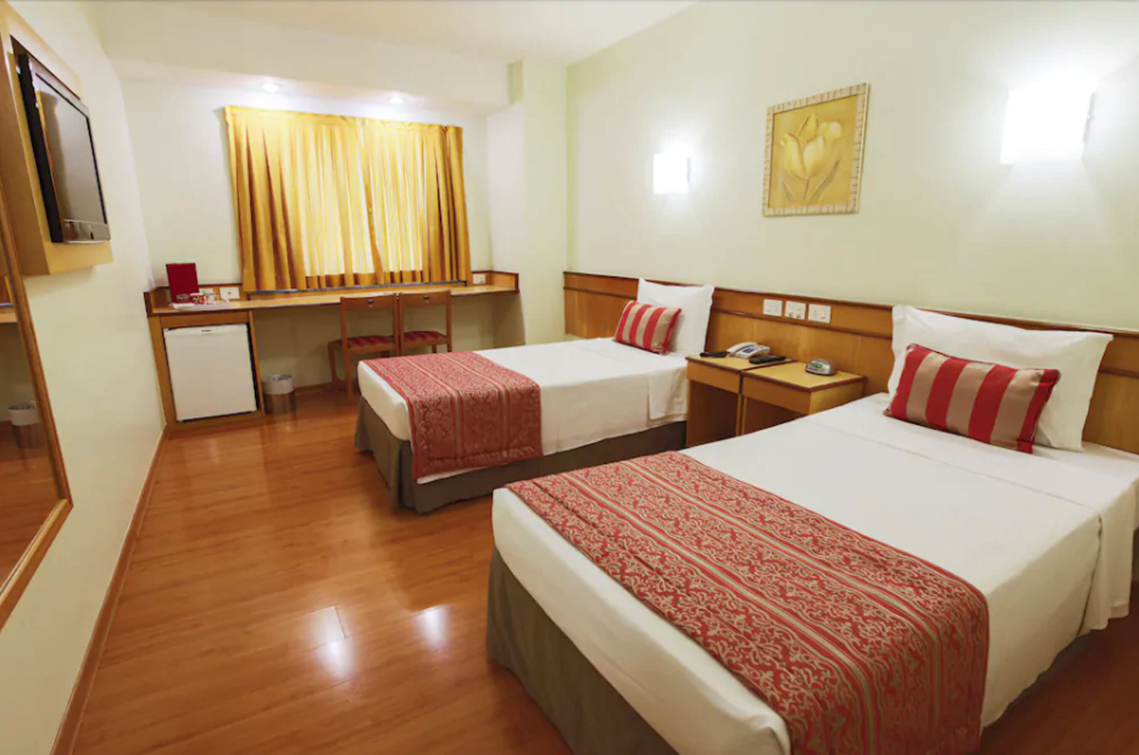 single room | minibar, in-room safe, blackout curtains, soundproofing