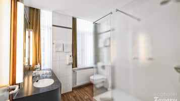 Habitación familiar | Baño | Secadora de cabello y toallas