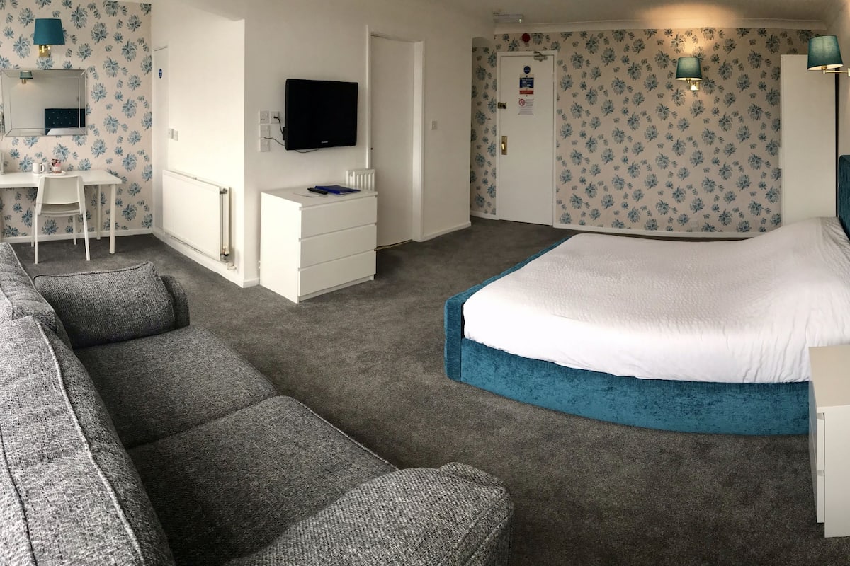 Standard Double Room, 1 Bedroom | Individually decorated, individually furnished, desk, laptop workspace