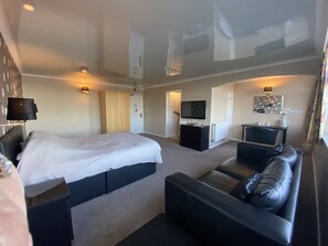 Superior Double Room | Private kitchen