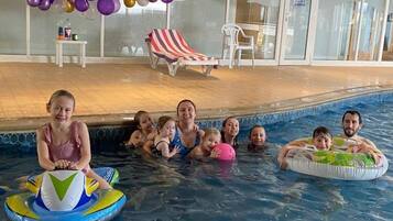 Una piscina techada