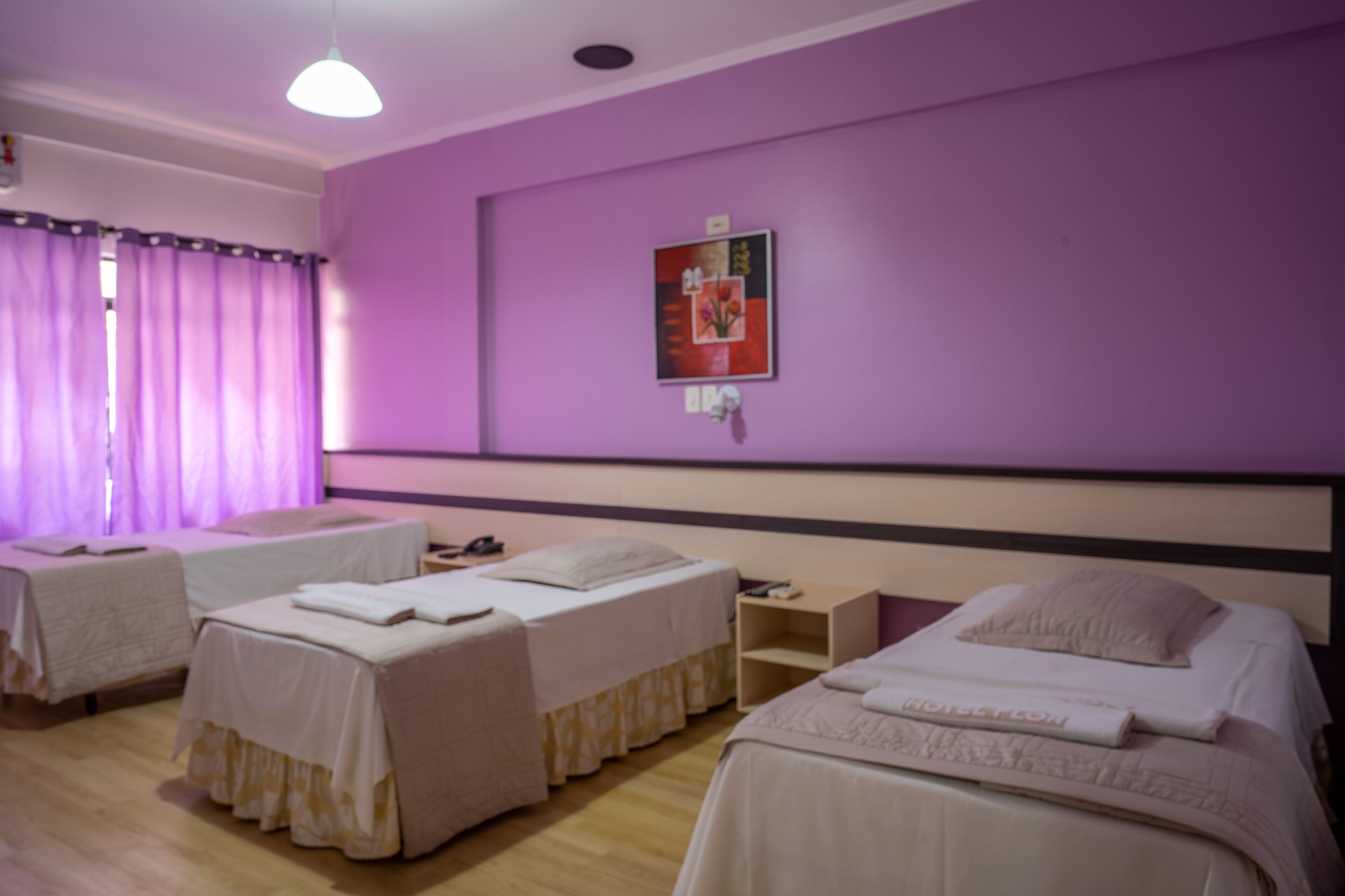 standard triple room | 1 bedroom, minibar, in-room safe, desk