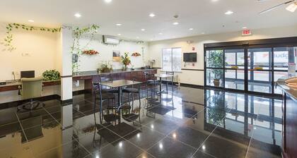 Budget Inn and Suites