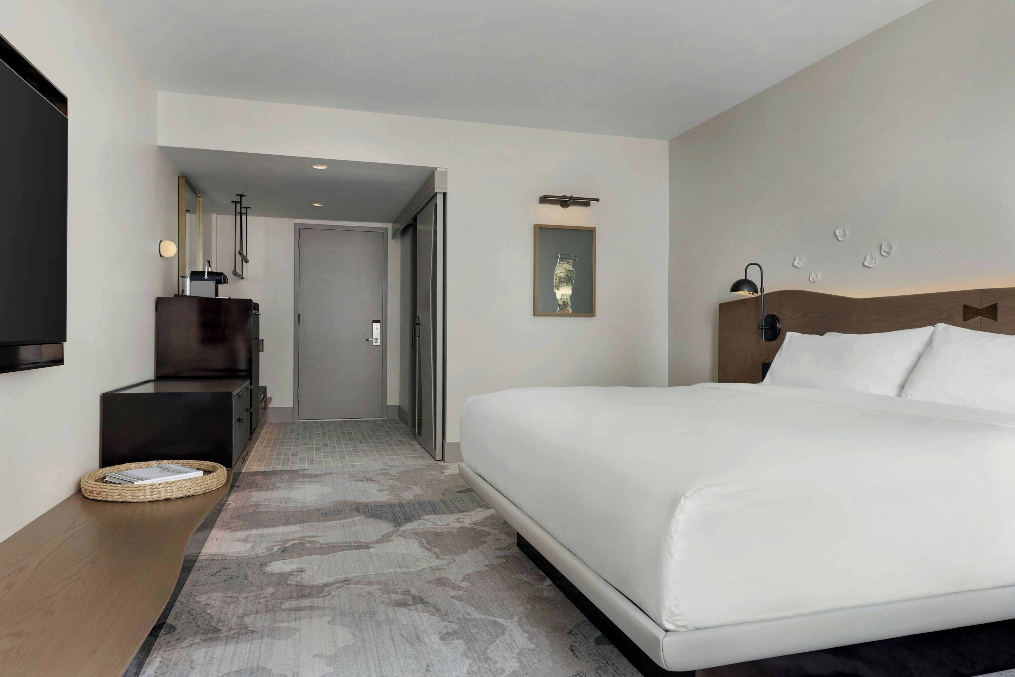 Minibar, in-room safe, laptop workspace, blackout drapes