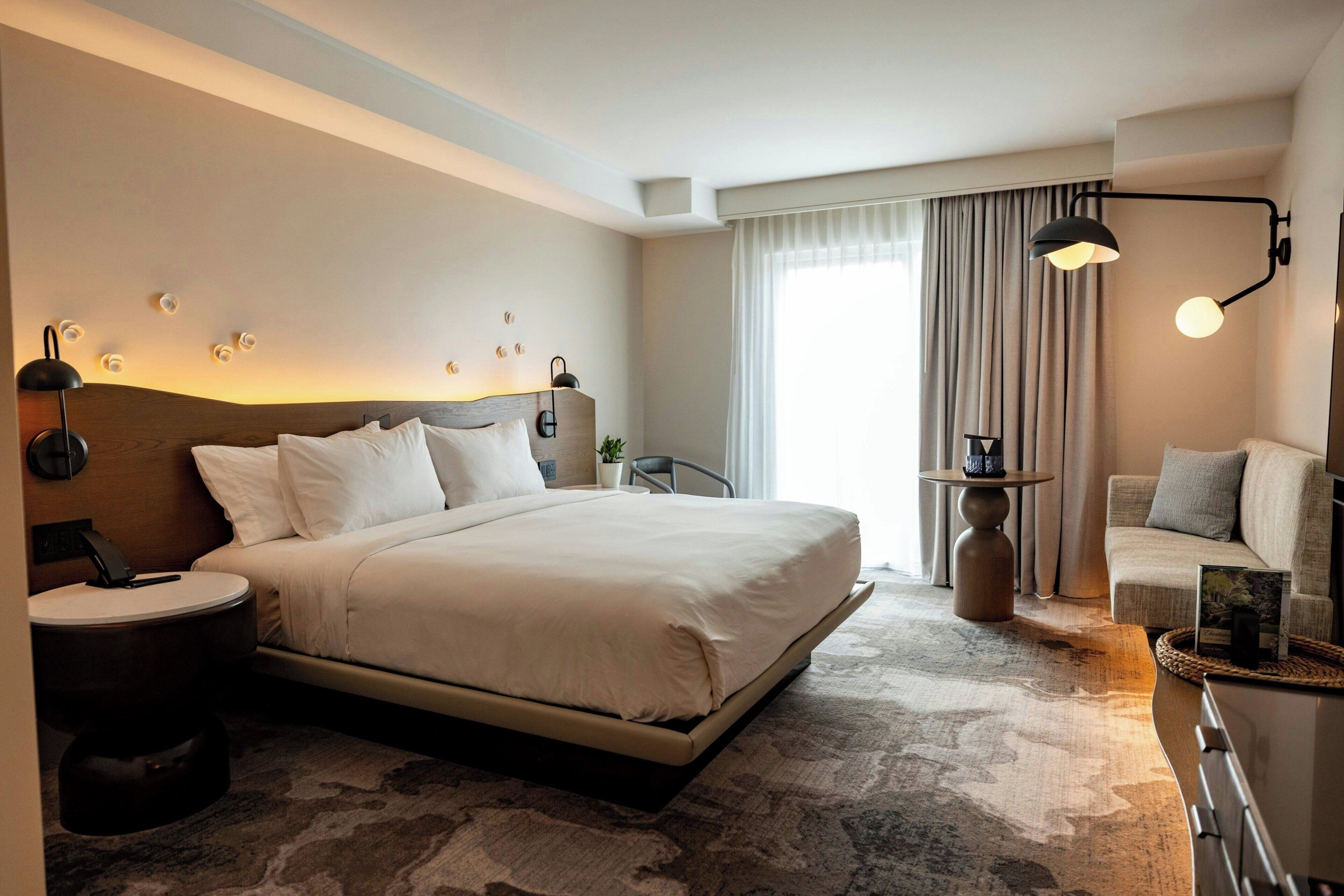 Room, 1 King Bed | Minibar, in-room safe, laptop workspace, blackout drapes