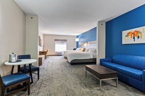 Suite, Mehrere Betten | Zimmersafe, Schreibtisch, Bügeleisen/Bügelbrett, kostenlose Babybetten