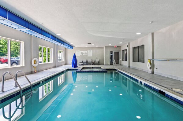Indoor pool - Holiday Inn Express and Suites Wytheville by IHG (Wytheville)