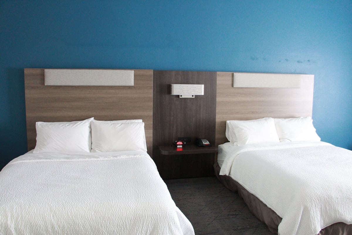 Standard Room | In-room safe, desk, iron/ironing board, free cots/infant beds