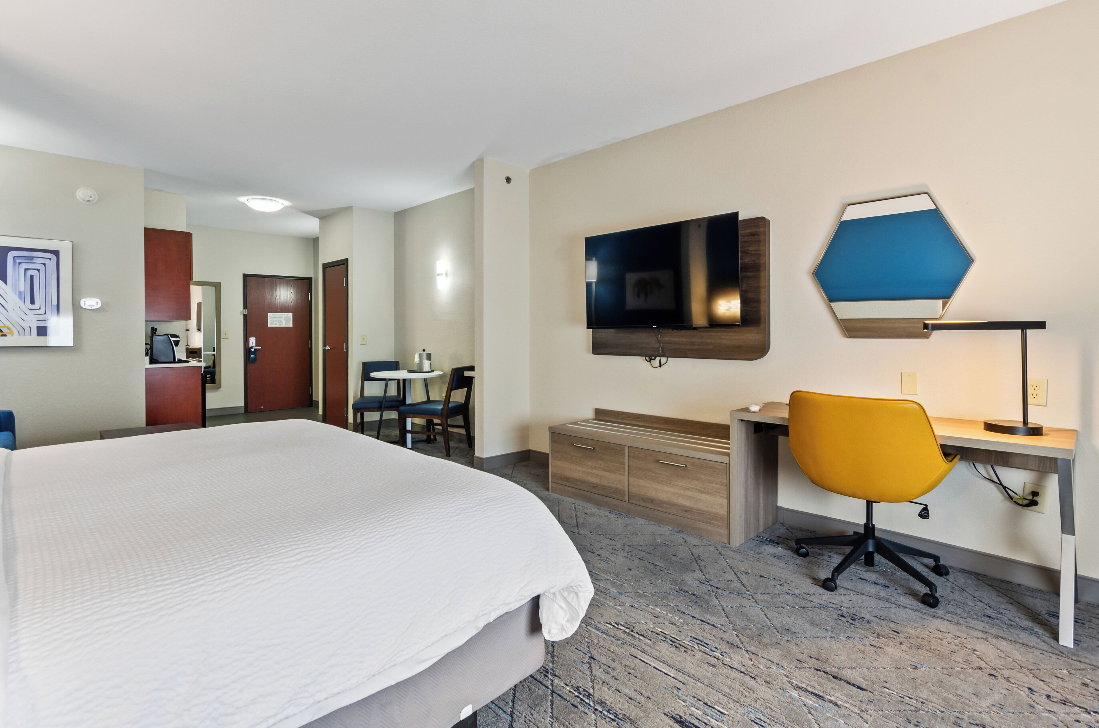 Suite, 1 King Bed with Sofa bed | In-room safe, desk, iron/ironing board, free cribs/infant beds