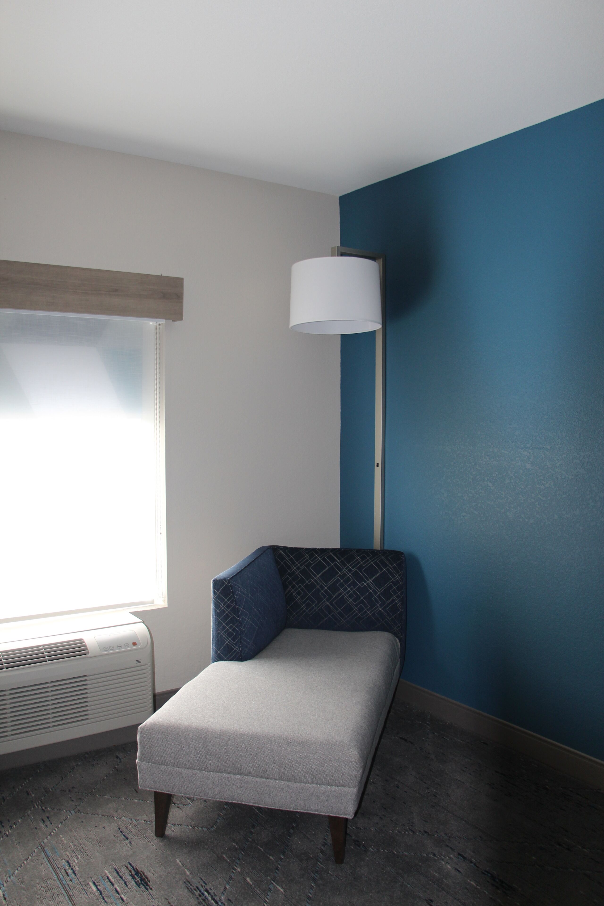 standard room, 1 king bed | in-room safe, desk, iron/ironing board, free cots/infant beds