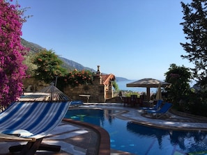 Outdoor pool, sun loungers - Villa Symbola (Fethiye)