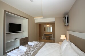 Minibar, in-room safe, free WiFi - Grand Yazıcı Torba Beach Club (Bodrum)