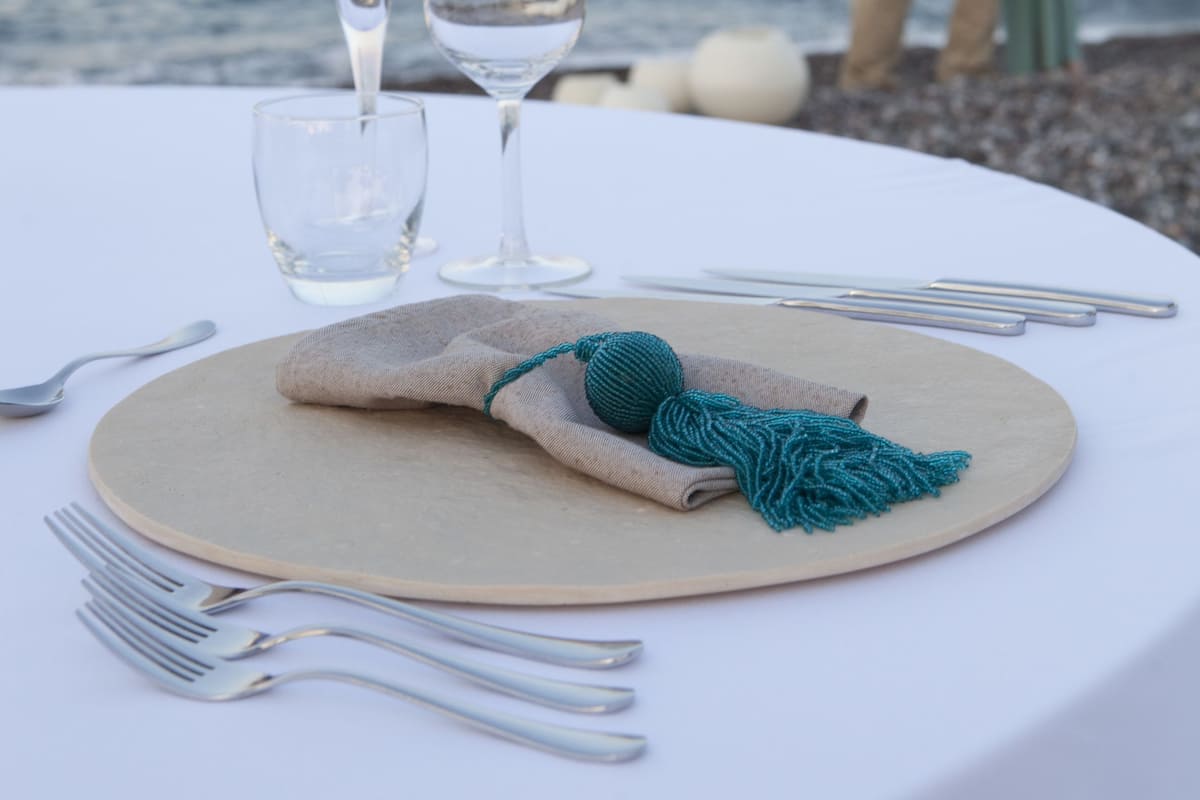 4 restaurants, breakfast served