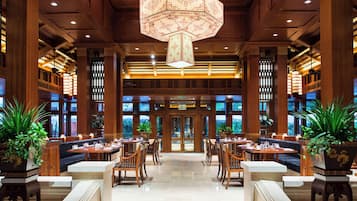 4 restaurants, breakfast, lunch, dinner served; Chinese cuisine