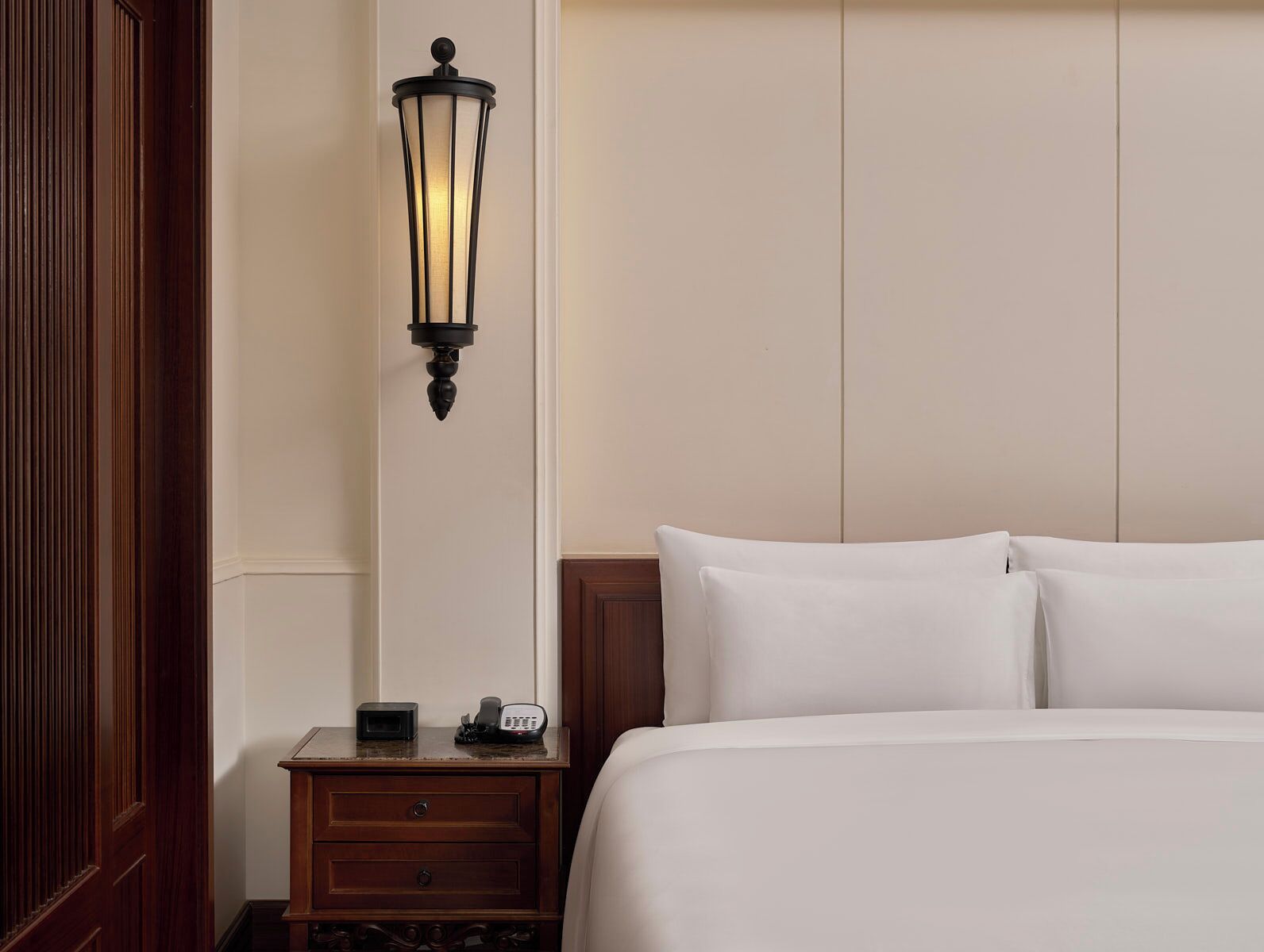 Habitación Premium | Edredón, minibar, caja de seguridad en la habitación y escritorio 
