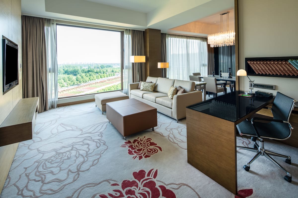 1 bedroom, minibar, in-room safe, desk