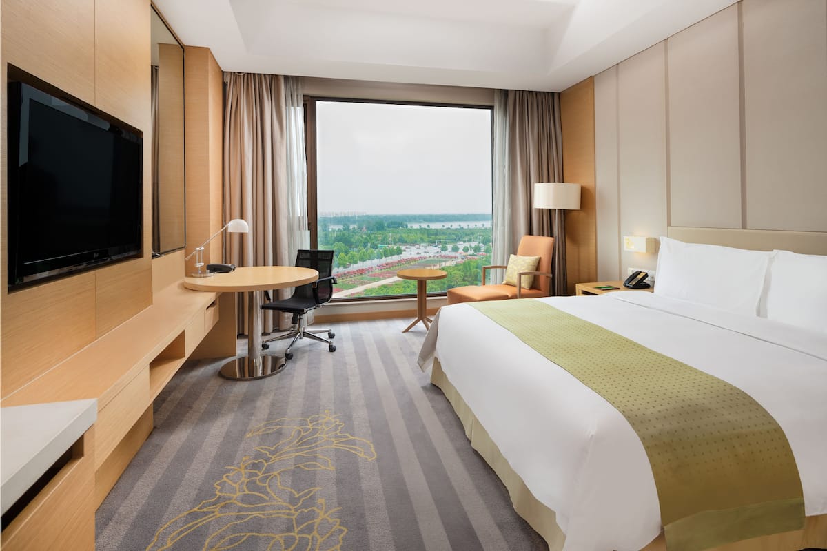 1 bedroom, minibar, in-room safe, desk