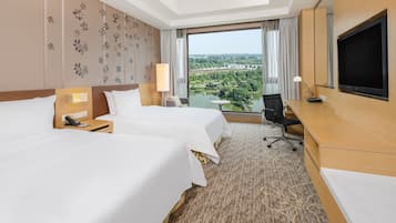 Premium bedding, pillowtop beds, minibar, in-room safe