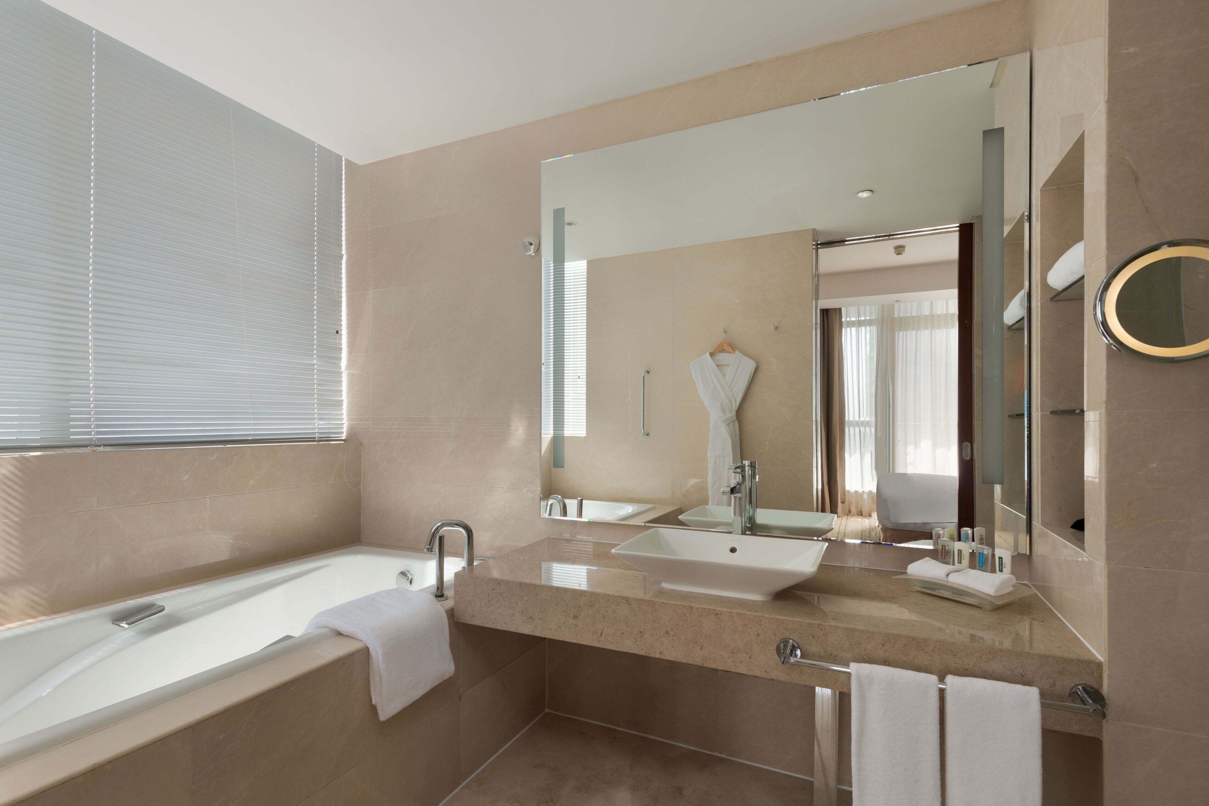 suite, 1 bedroom, club lounge access | bathroom | shower, hair dryer, bathrobes, slippers