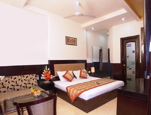 Rollaway beds, free WiFi