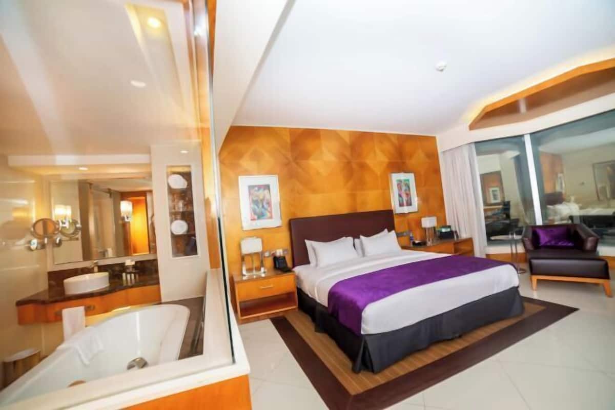 1 bedroom, minibar, in-room safe, desk