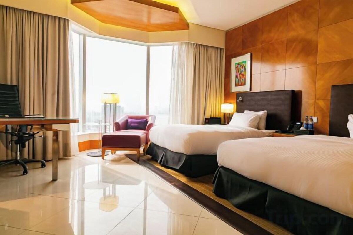 Twin Club Room