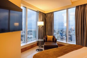 Deluxe Suite, 1 Bedroom | Living area