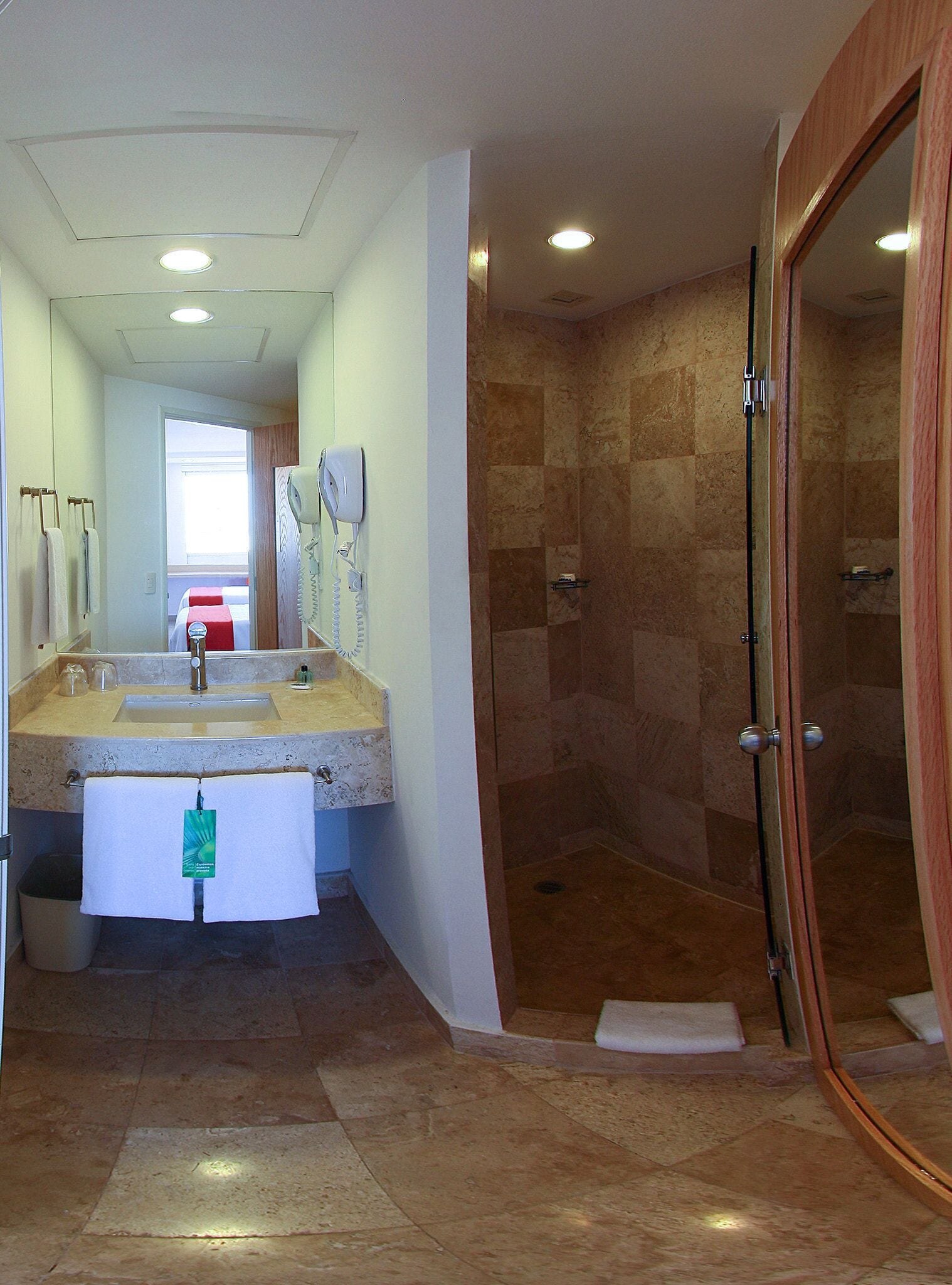 standard room, 1 queen bed | in-room safe, desk, laptop workspace, blackout curtains