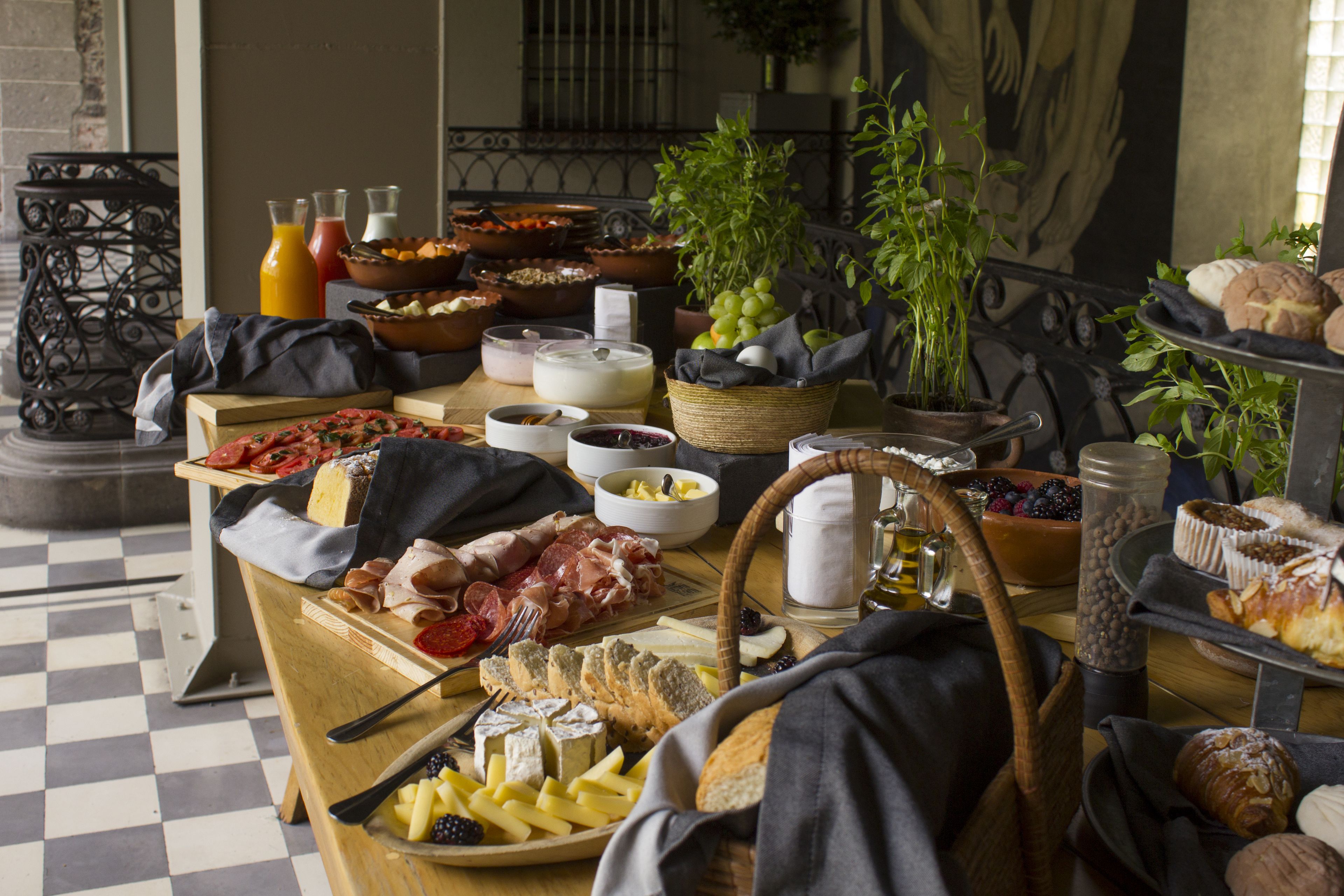 free daily continental breakfast