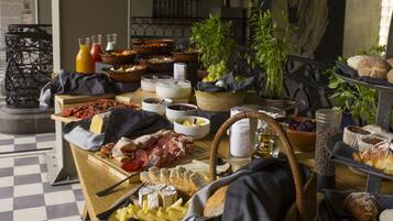 Petit déjeuner continental compris tous les jours
