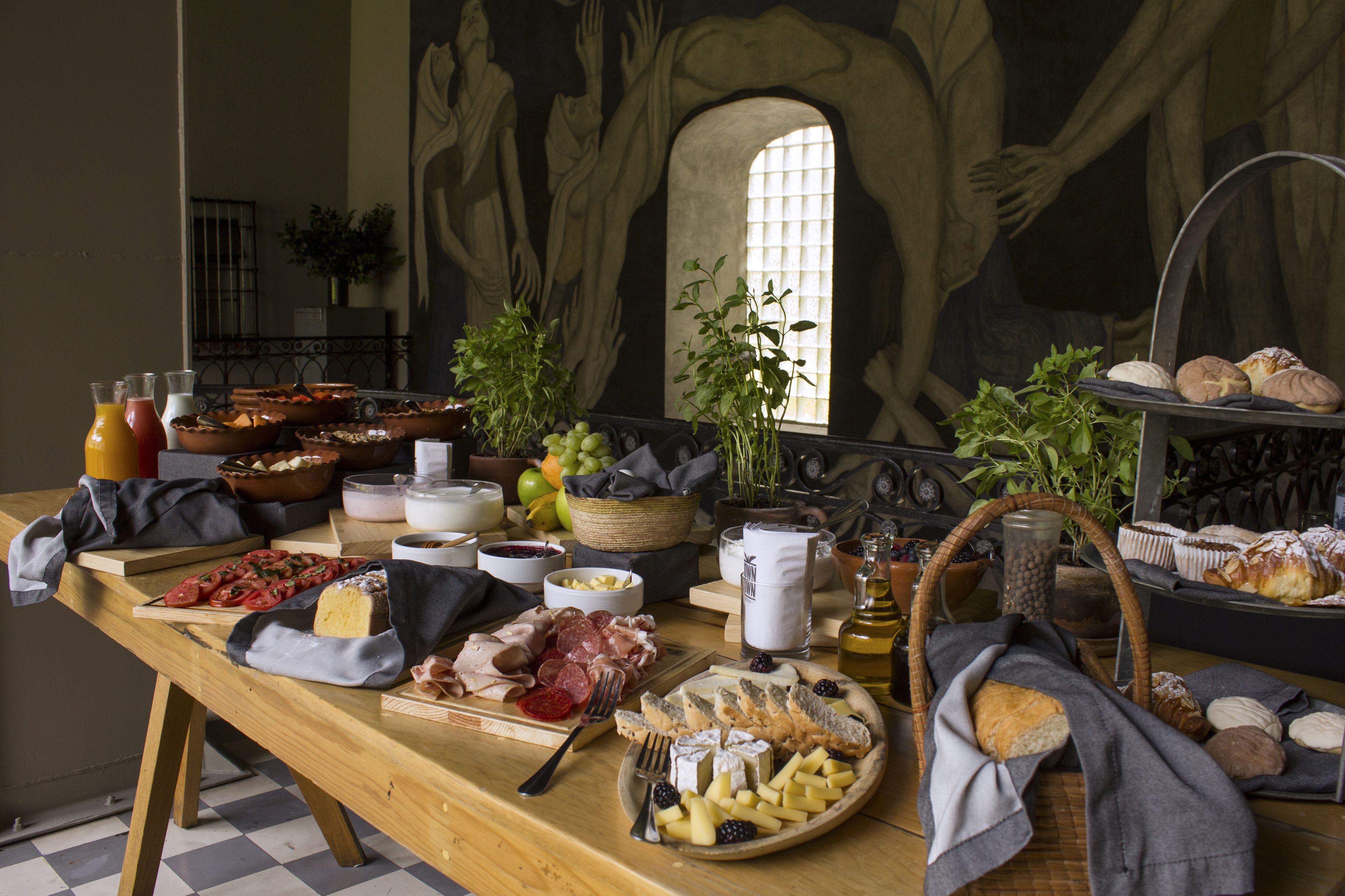 free daily continental breakfast