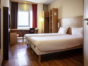 Twin Room, 2 Twin Beds | In-room safe, desk, soundproofing, free cribs/infant beds - ibis Kaunas Centre (Kaunas)