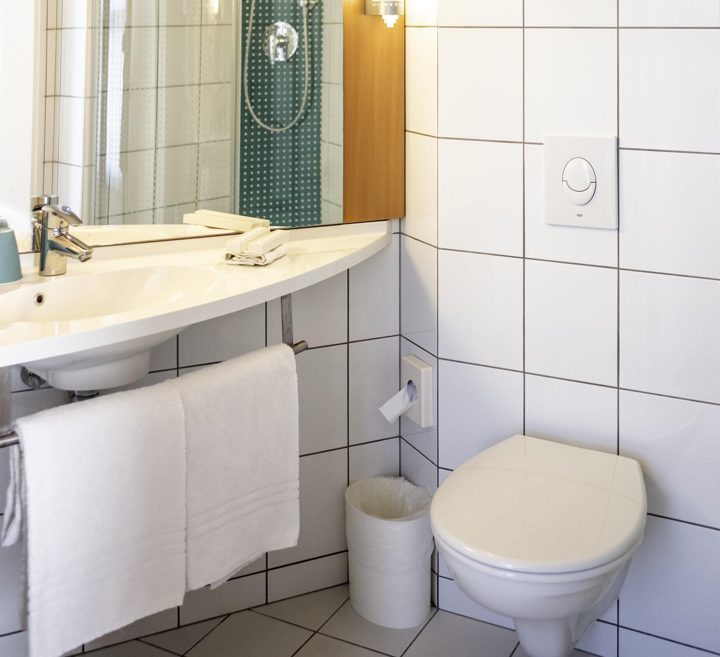 in-room safe, desk, soundproofing, free cots/infant beds