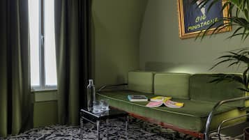 Deluxe-huone | Oleskelualue | Televisio